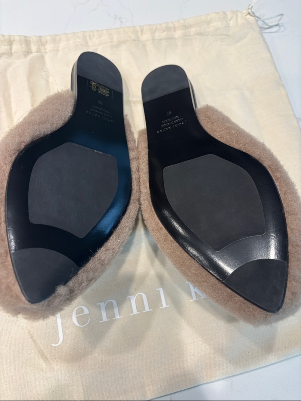 Jenni Kayne Shearling Mules in Taupe with Black Insole - Picture 2 of 4